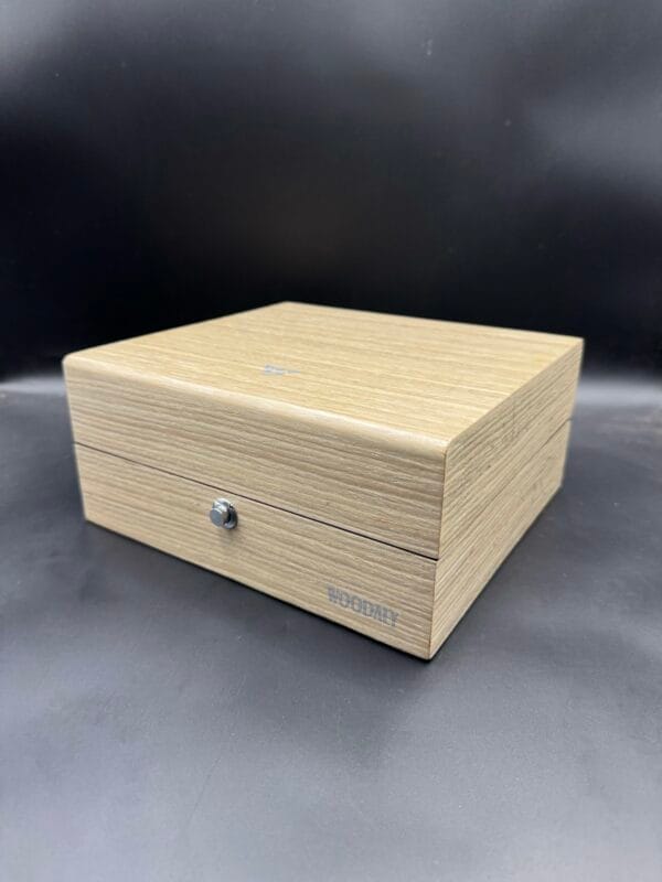 Dapper 6 slots watch box in Washed Green Walnut (WD.9206_5)